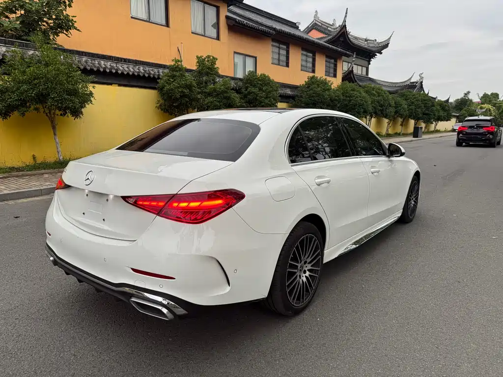 Mercedes-Benz C-Class 2023 — фото 12