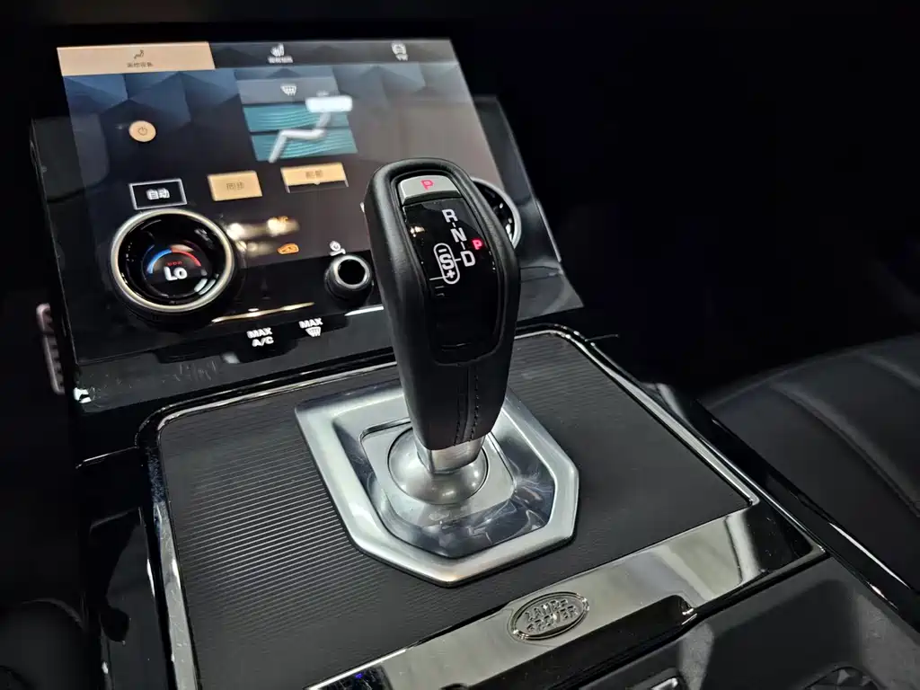 Land Rover Range Rover Evoque 2024 — фото 14
