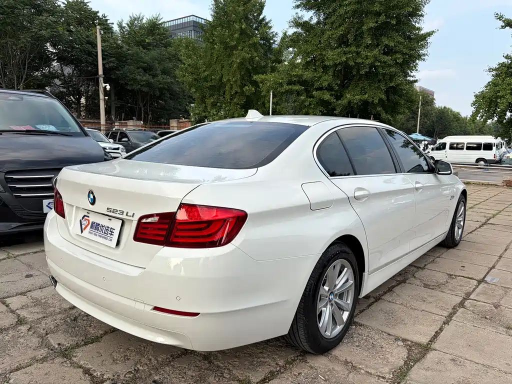 BMW 5 Series 2012