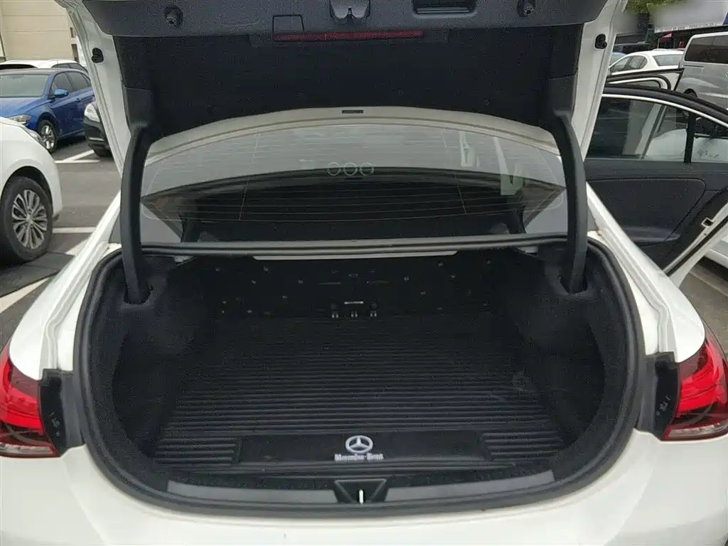 Mercedes-Benz A-Class 2023 — фото 19