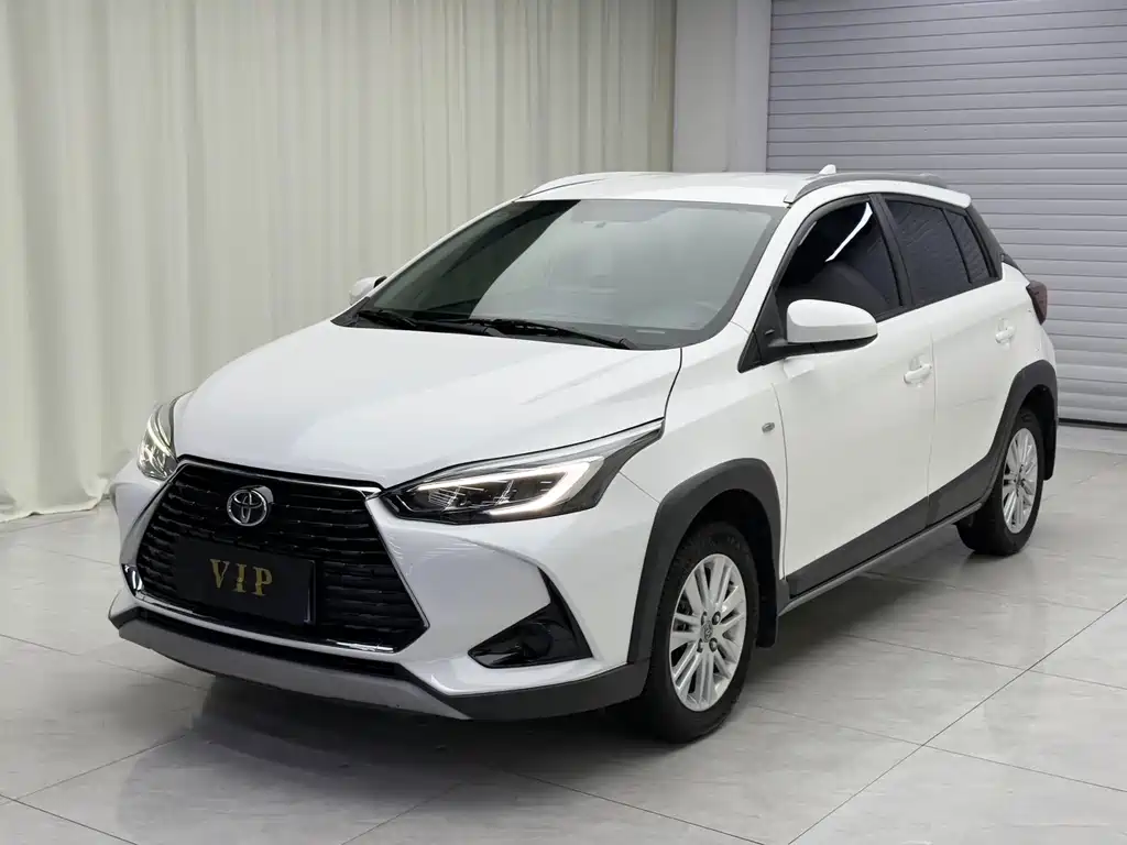 Toyota Yaris L 2021 — фото 1