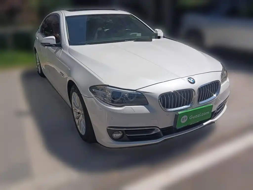 BMW 5 Series 2016 — фото 23