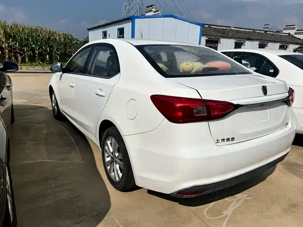 Roewe 360 2015