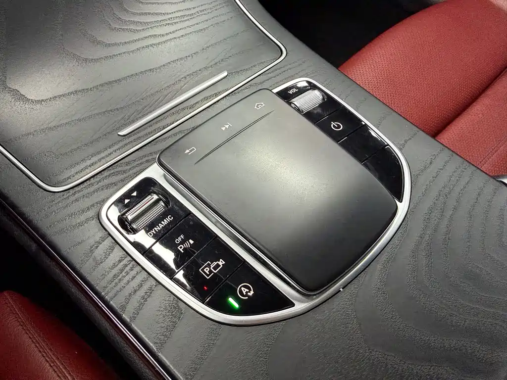 Mercedes-Benz C-Class 2019 — фото 17