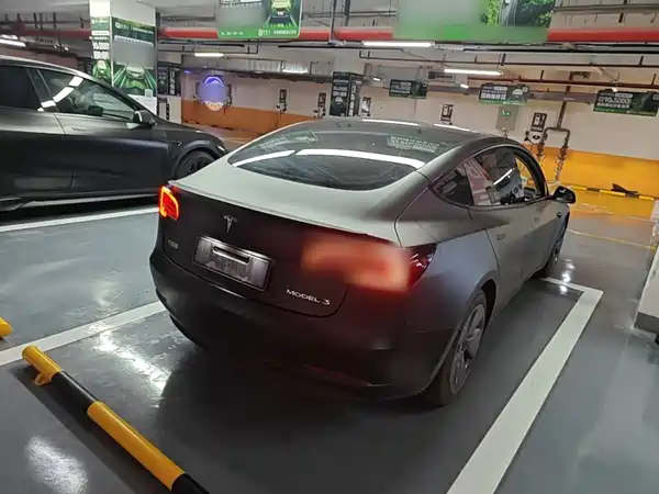 Tesla Model 3 2023