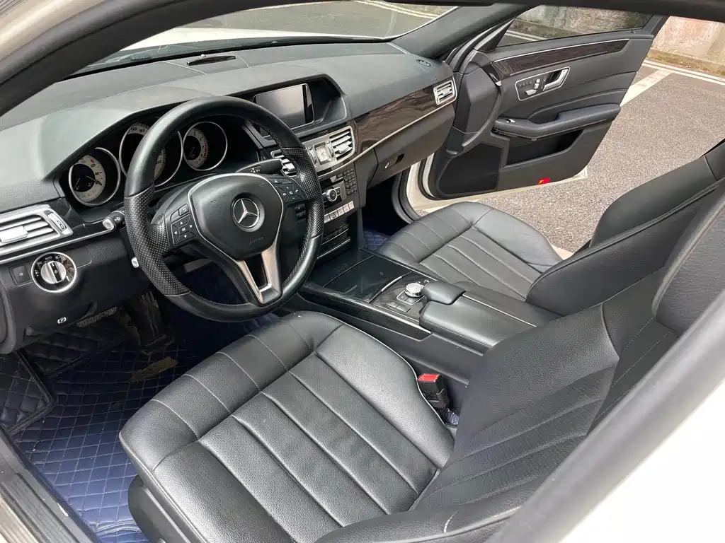 Mercedes-Benz E-Class 2015 — фото 11