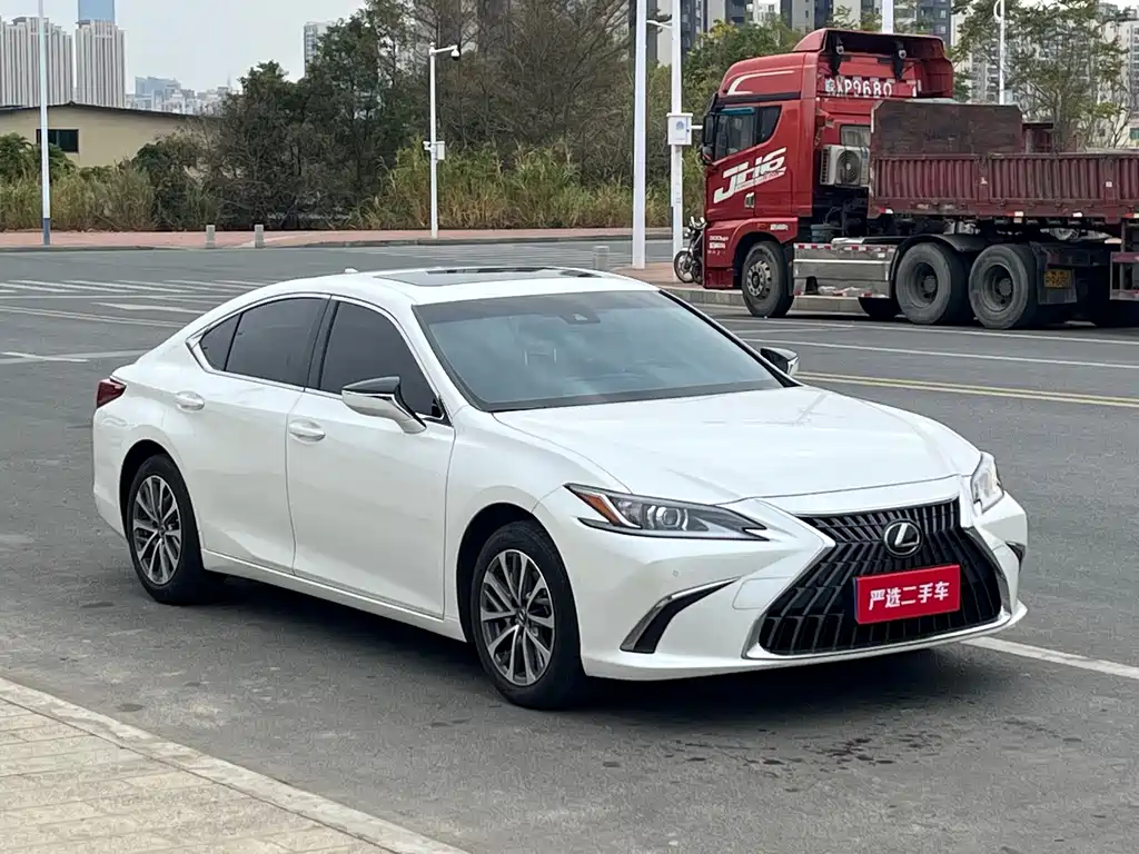 Lexus ES 2022 — фото 2