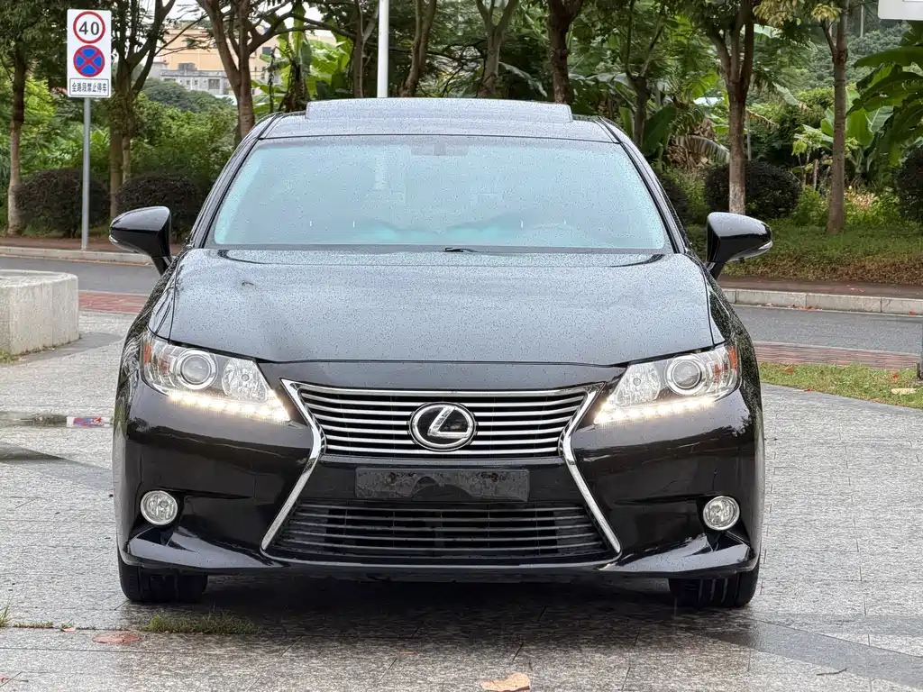 Lexus ES 2012 — фото 2