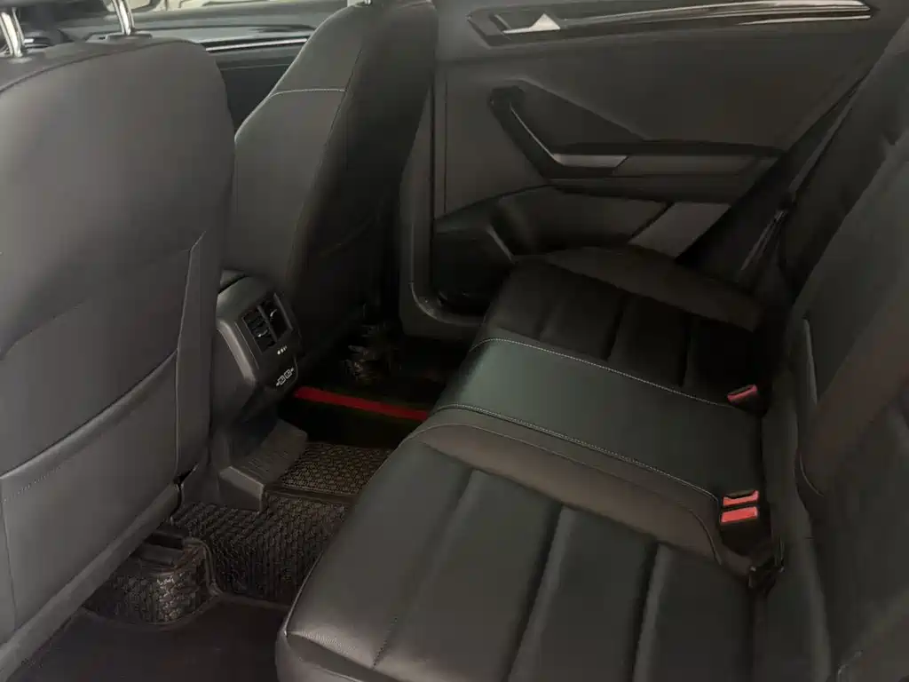 Volkswagen T-Roc 2022 — фото 14