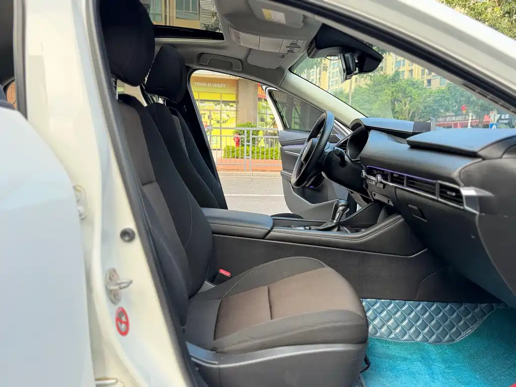 Mazda 3 Axela 2021