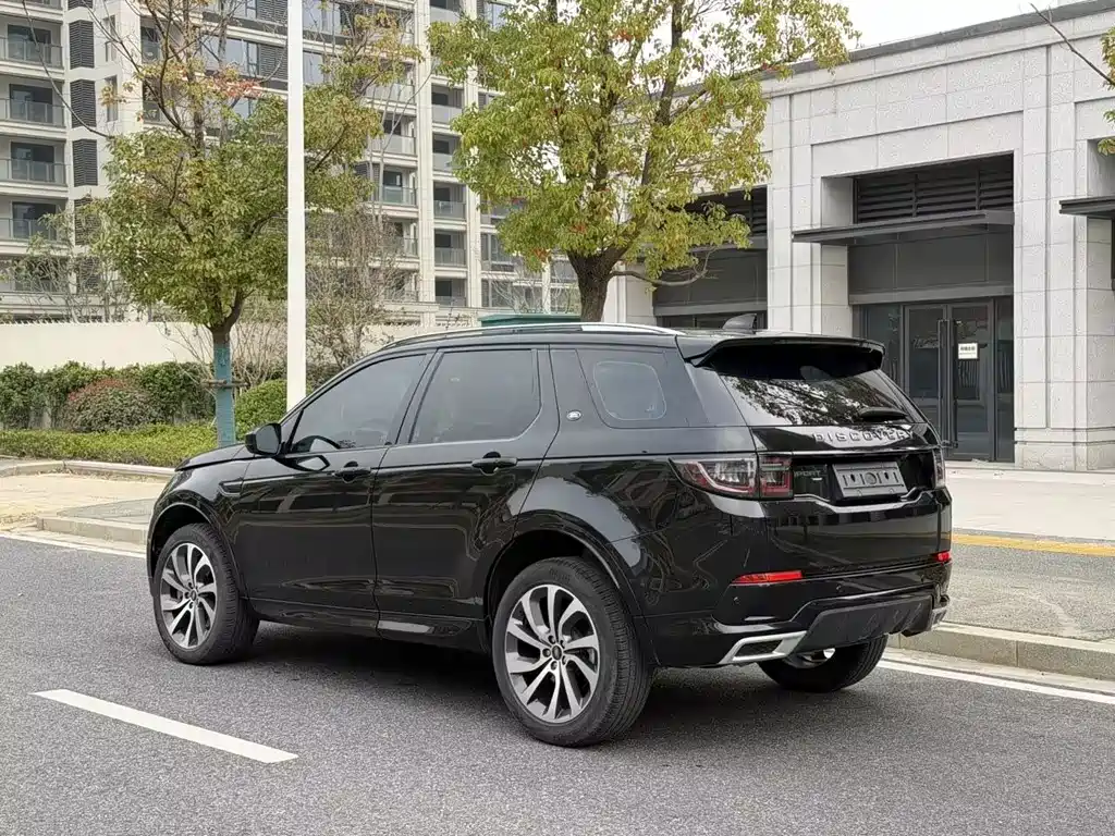 Land Rover Discovery Sport 2023 — фото 3