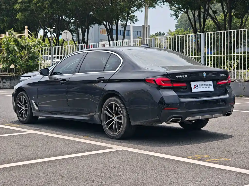 BMW 5 Series 2023
