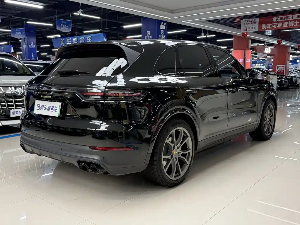Porsche Cayenne Hybrid 2023 — фото 18