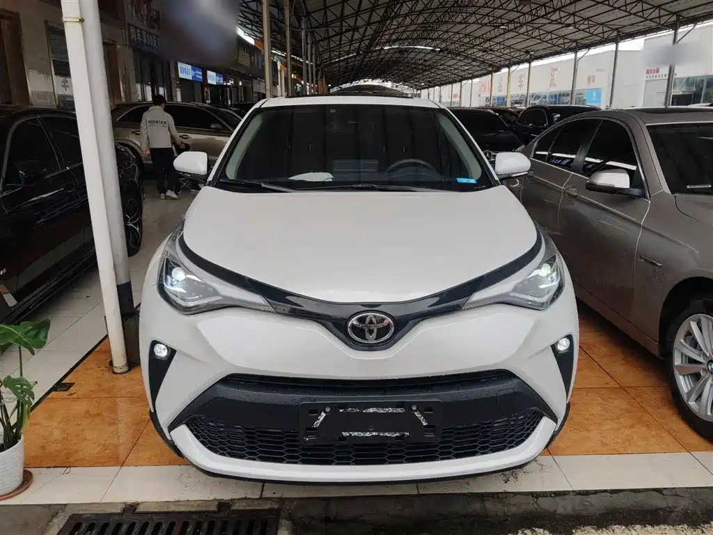 Toyota C-HR 2022 — фото 3