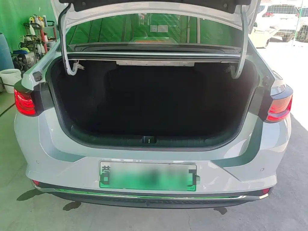 Geely Emgrand L Hip 2023 — фото 19