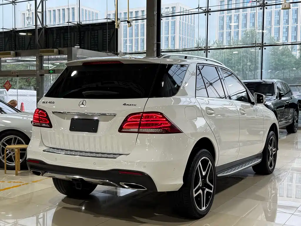Mercedes-Benz GLE 2017 — фото 23