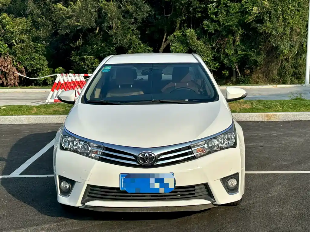 Toyota Corolla 2015 — фото 2
