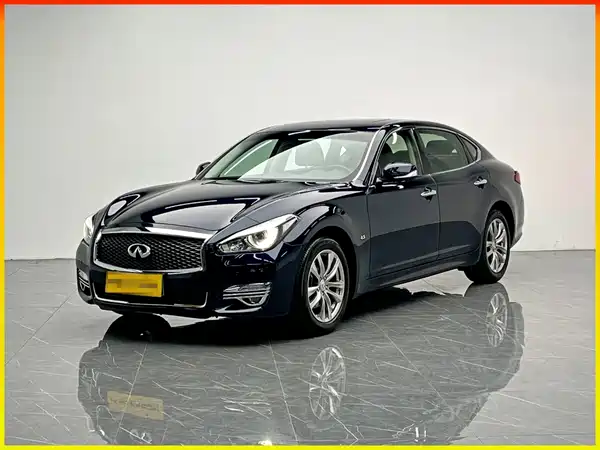 Infiniti Q70 2017