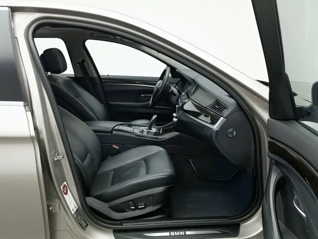BMW 5 Series 2013 — фото 23