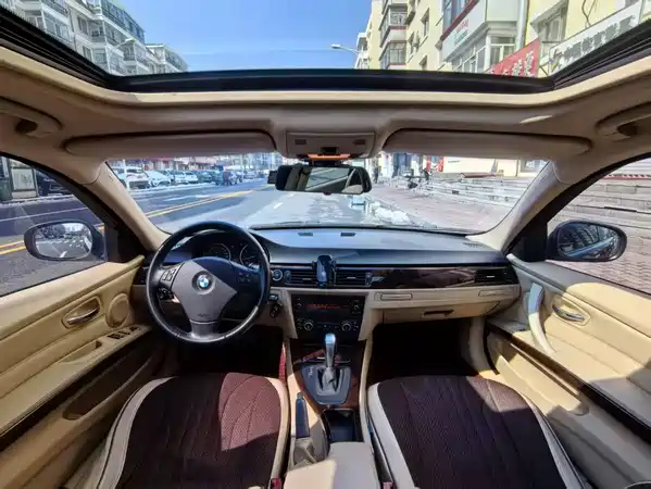 BMW 3 Series 2010