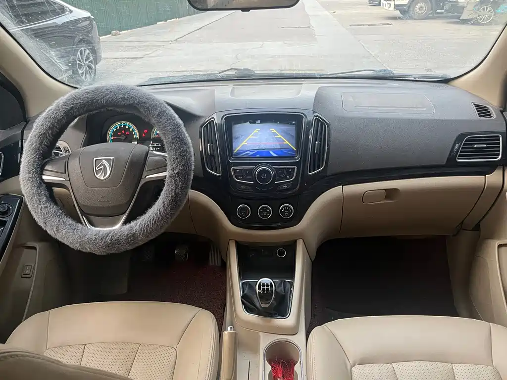 Baojun 730 2015