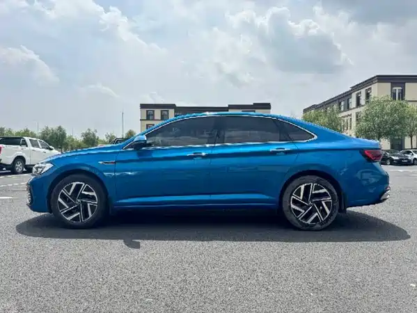 Volkswagen Sagitar 2022