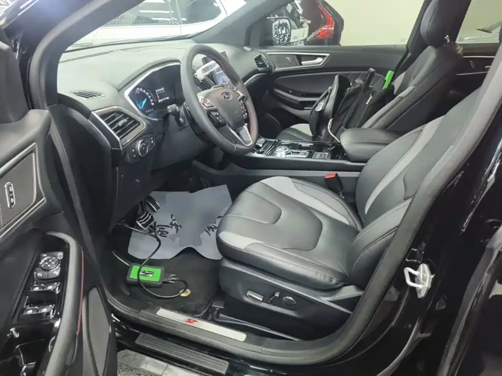 Ford Edge 2020 — фото 15