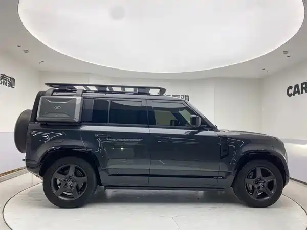 Land Rover Defender 2023