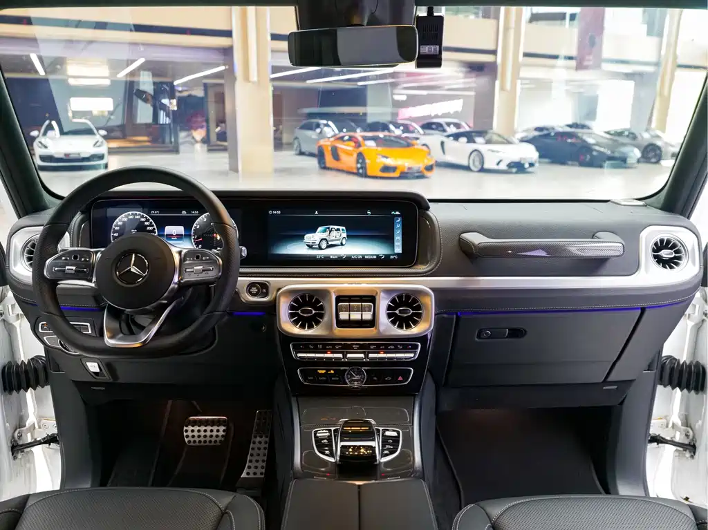 Mercedes-Benz G-Class 2023 — фото 10