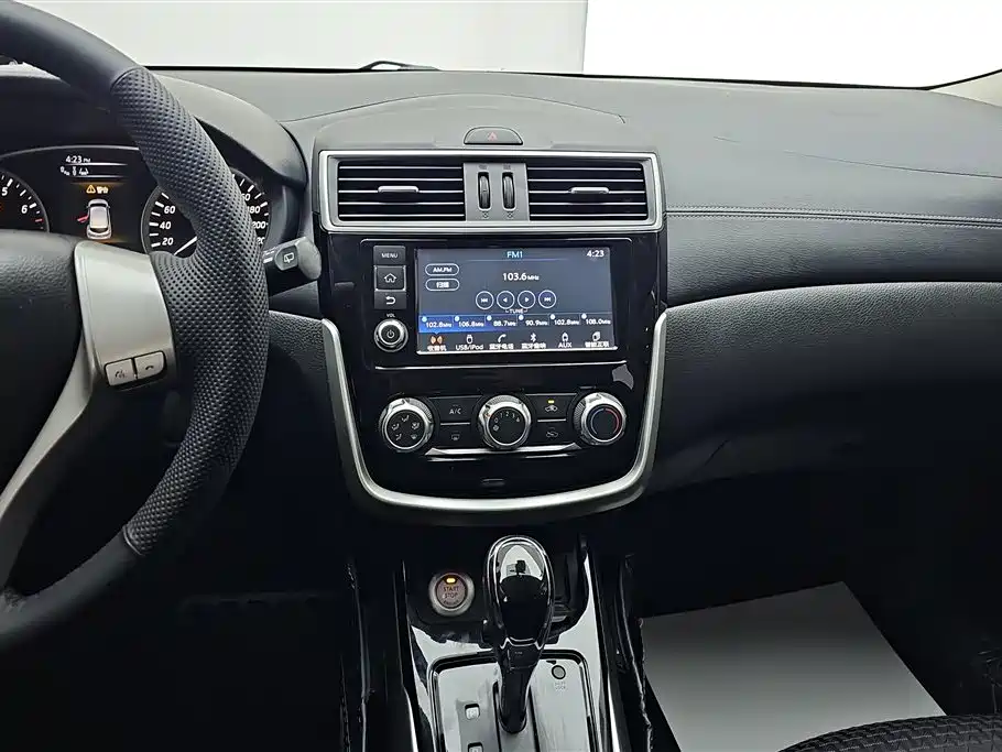 Nissan Tiida 2018 — фото 13