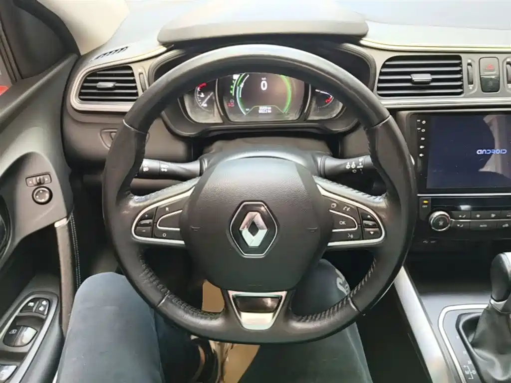 Renault Kadjar 2017 — фото 11