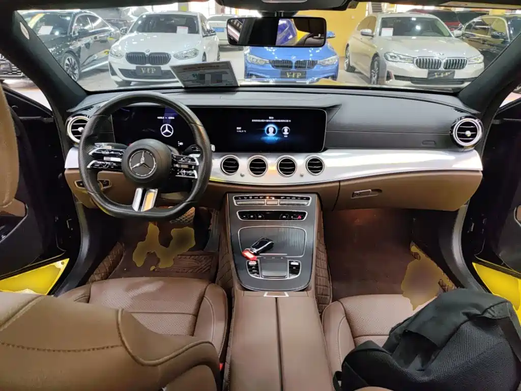 Mercedes-Benz E-Class 2022 — фото 12