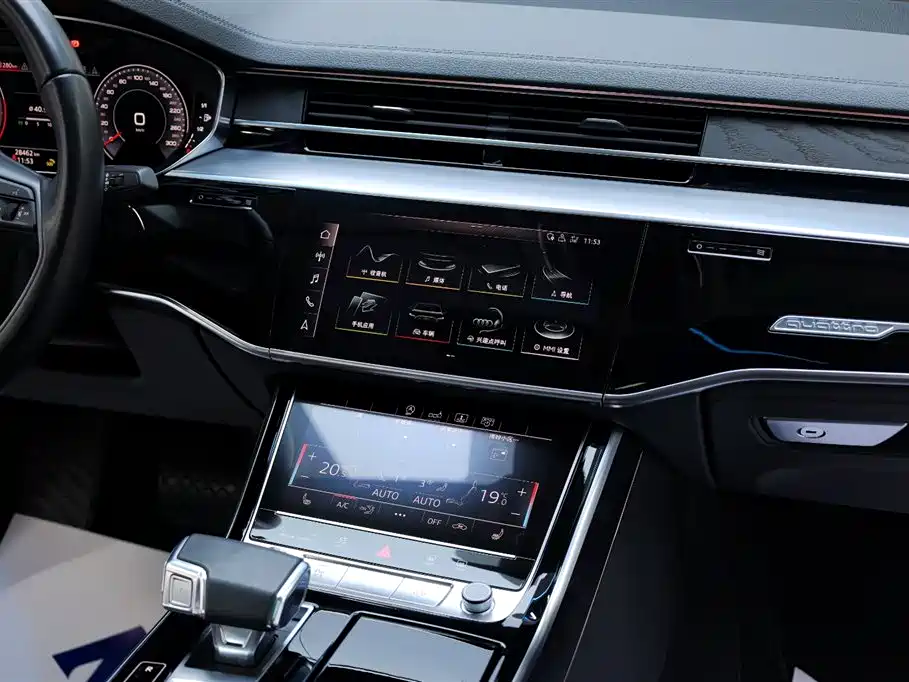 Audi A8 2020 — фото 22