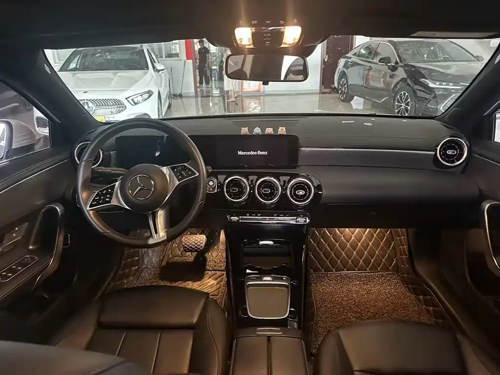 Mercedes-Benz A-Class 2023 — фото 4