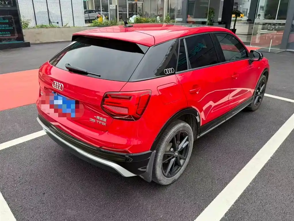 Audi Q2L 2021 — фото 2