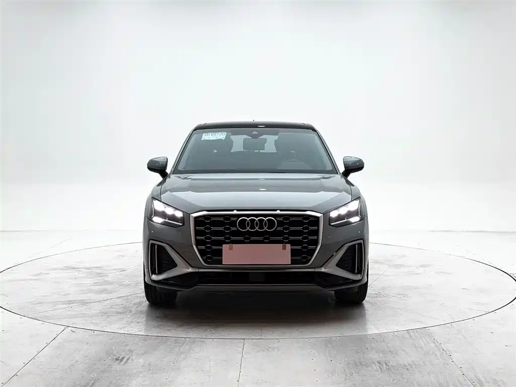 Audi Q2L 2022 — фото 2