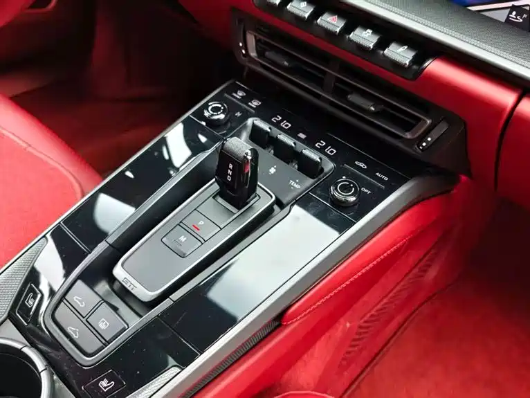 Porsche 911 2021 — фото 13
