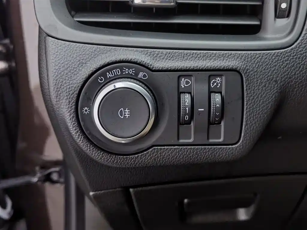 Buick Envision Plus 2021 — фото 21