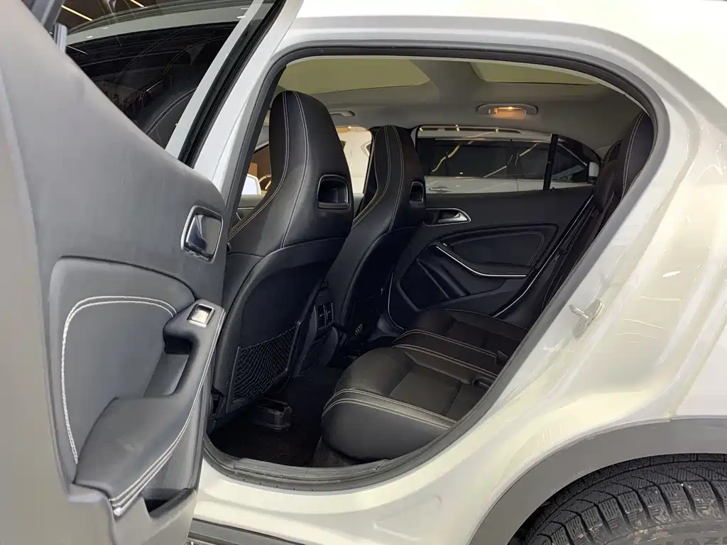 Mercedes-Benz GLA 2017 — фото 16