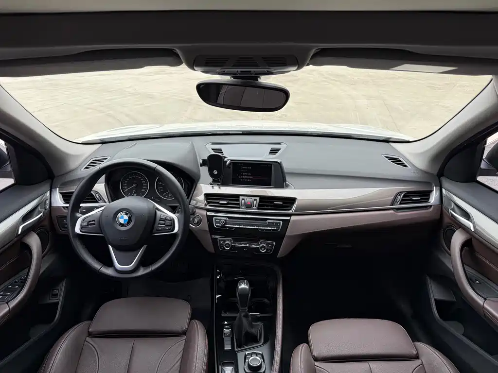 BMW X1 2018 — фото 11