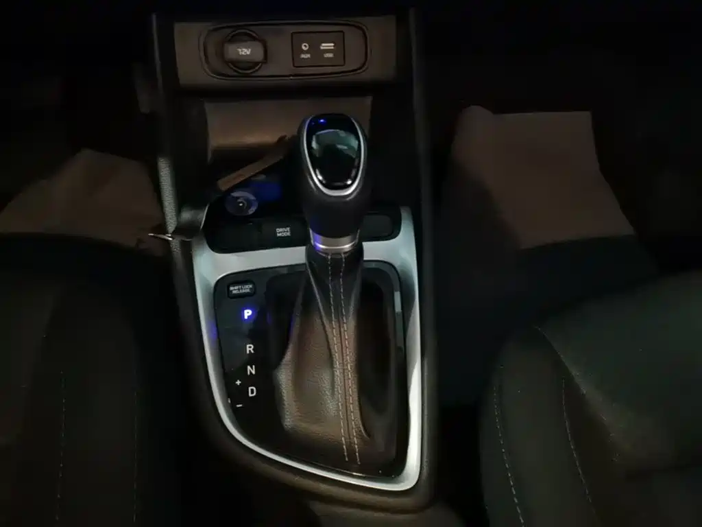 Hyundai Elantra 2019 — фото 14