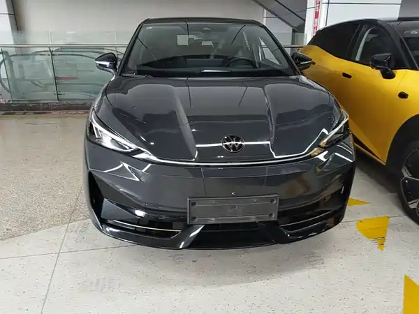 Volkswagen Distinctive 06 2025