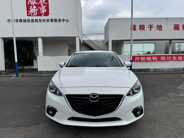 Mazda 3 Axela 2016