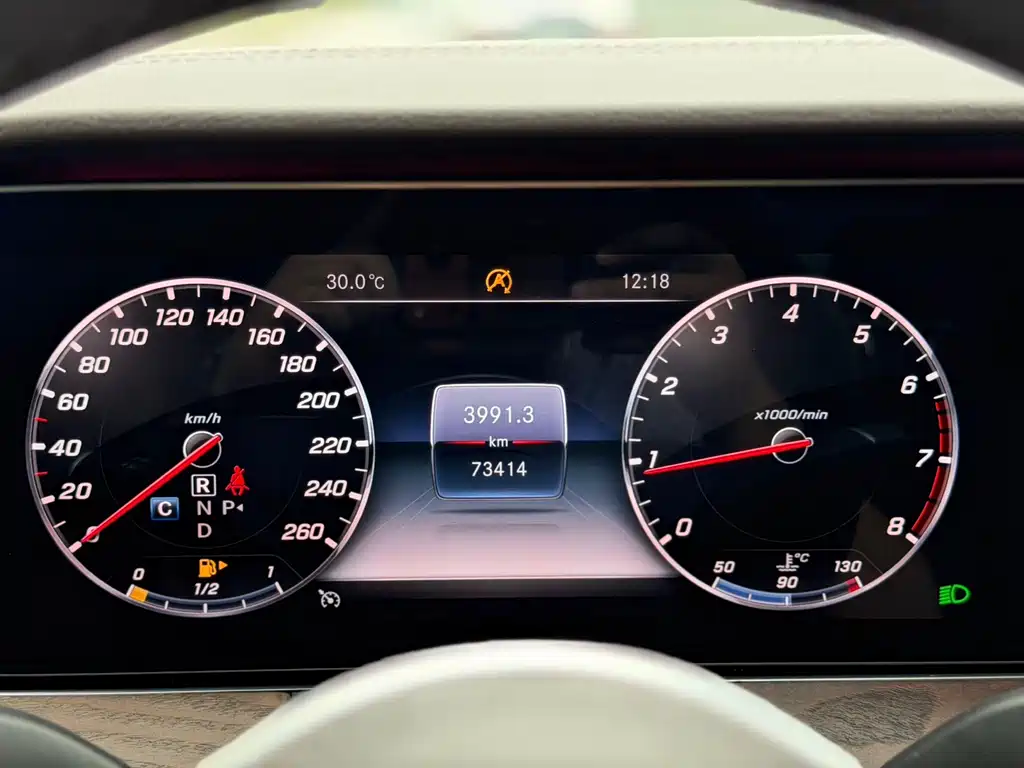 Mercedes-Benz E-Class 2020 — фото 12