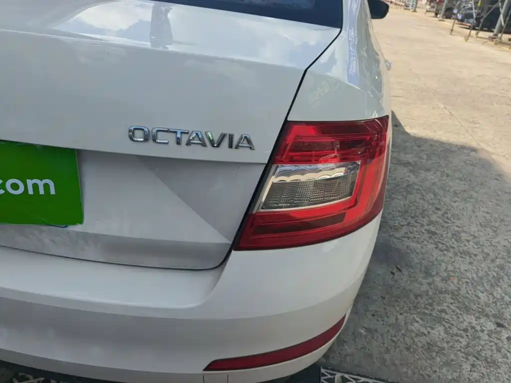 Skoda Octavia 2016 — фото 8