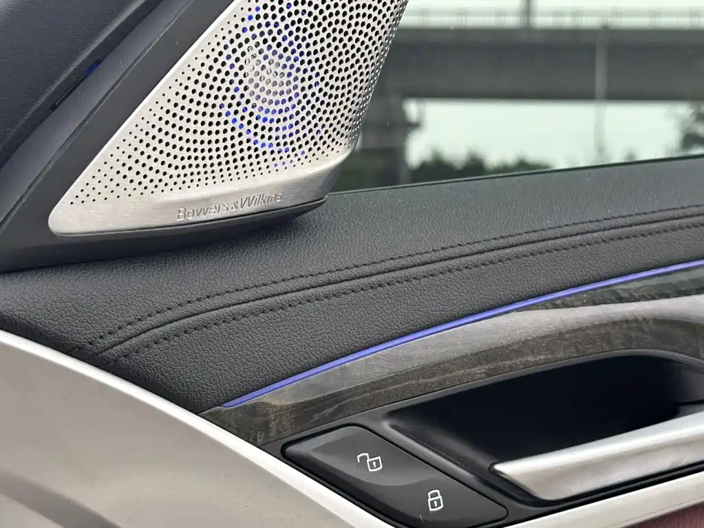 BMW 5 Series 2018 — фото 12