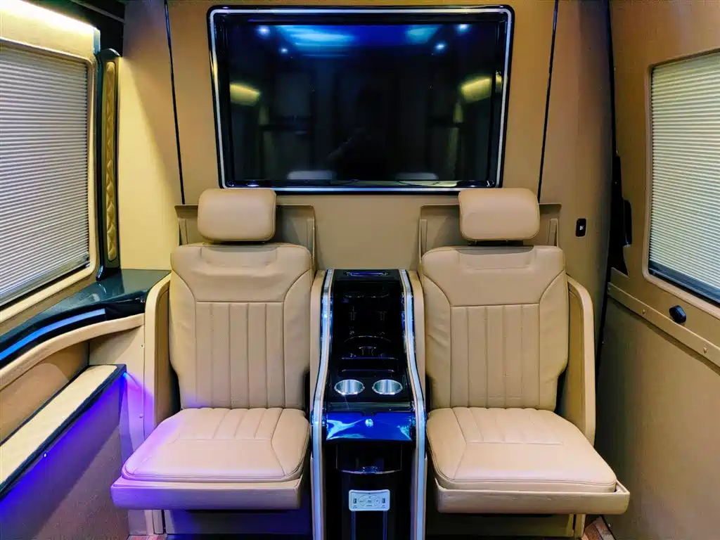 Mercedes-Benz Sprinter 2019 — фото 13