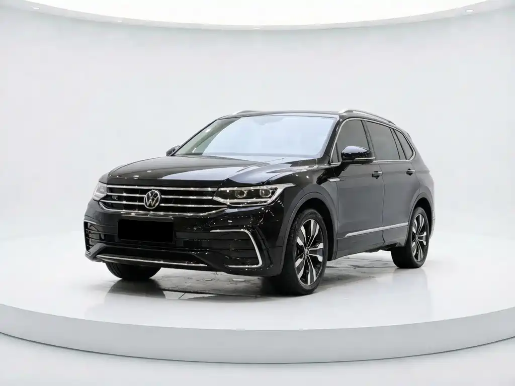 Volkswagen Tiguan L 2022 — фото 1