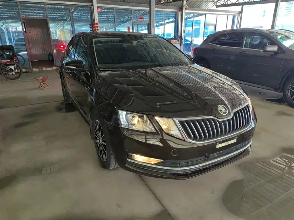 Skoda Octavia 2018 — фото 22