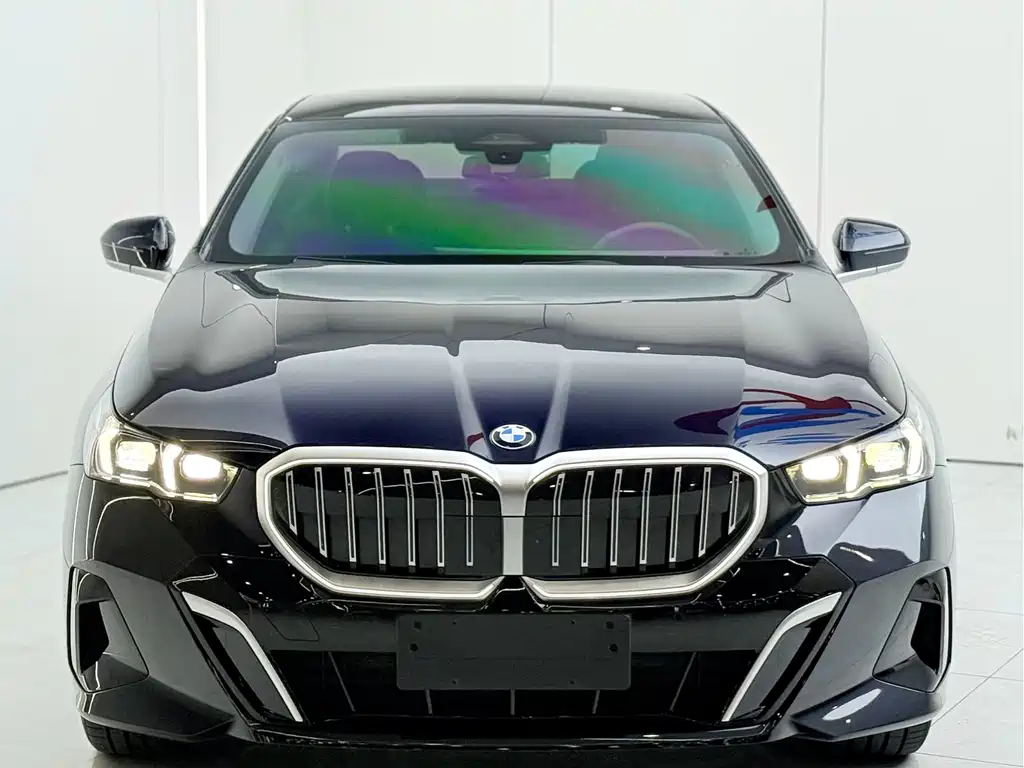 BMW 5 Series 2025